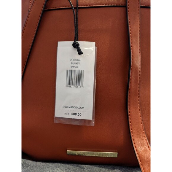 Steve Madden BMariel Pumpkin Orange Quilted Small Backpack Gold Chain NWT $88 - Picture 7 of 7